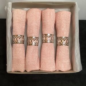 Set of 4 pale pink cloth napkins & rings